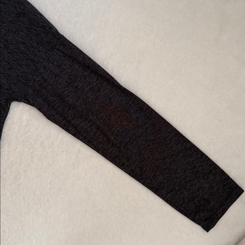 Beyond Yoga | Featherweight Morning Light Long Sleeve Pullover Top Gray/Black M - Picture 13 of 14